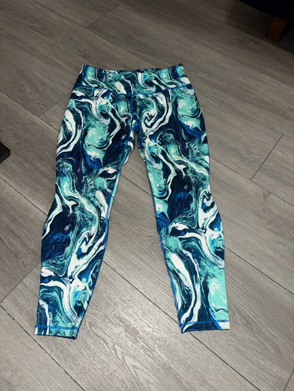 Patagonia Marble Swirl Capri Leggings in Teal, Navy & White
